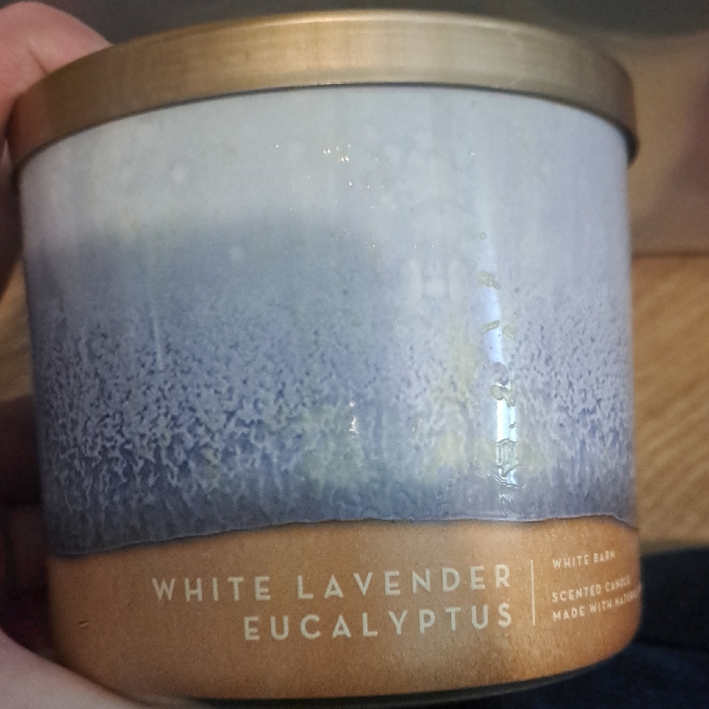 White Barn Lavender Eucalyptus Candle with Gold Lid